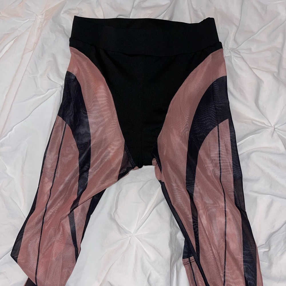 BRAND NEW LEGGINGS